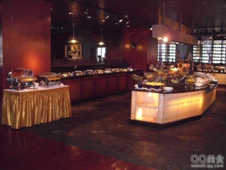 常见问题餐厅／餐馆阴雨天地面潮湿总么办